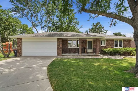 5448 Sugarberry Ct, Lincoln, NE 68516