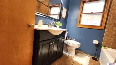 Bath - 1421 N 9th St, Beatrice, NE 68310 photo 3 of 4