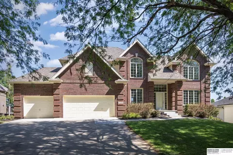 17068 Harney St, Omaha, NE 68118