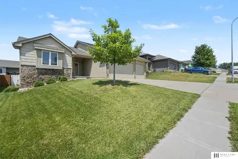 2026 Geri Cir, Bellevue, NE 68147