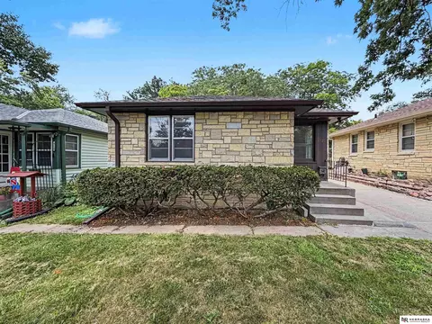 4220 E St, Lincoln, NE 68510