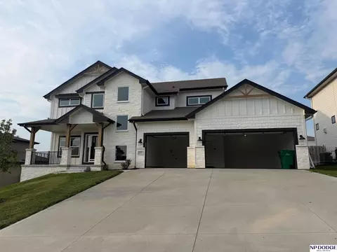 18405 Larimore St, Omaha, NE 68022