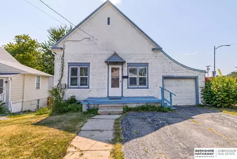1122 N 46th St, Omaha, NE 68132