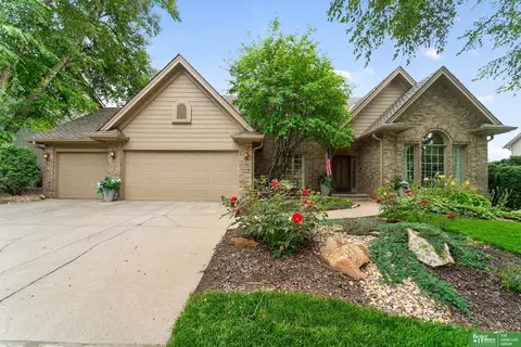 14221 Seward St, Omaha, NE 68154