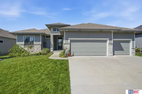 9331 S 32nd St, Lincoln, NE 68516