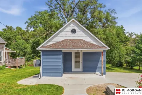 5613 S 48th St, Omaha, NE 68117