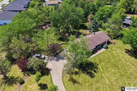 1221 Beechcraft Rd, Lincoln, NE 68527