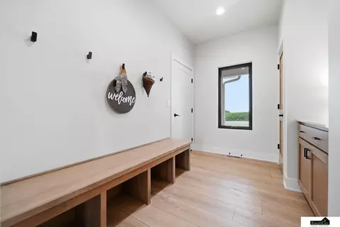Entry Way - 1652 County Road E Rd, Wahoo, NE 68066 photo 3 of 7