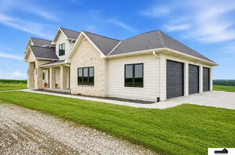 Exterior - 1652 County Road E Rd, Wahoo, NE 68066 photo 3 of 10