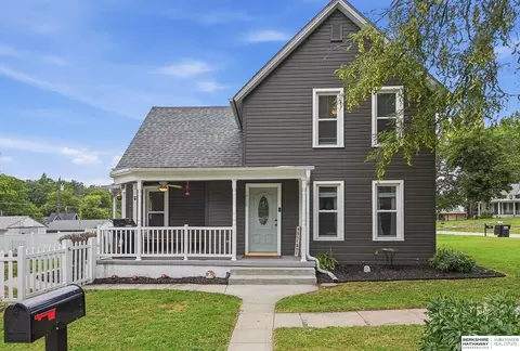 422 N 9th St, Plattsmouth, NE 68048