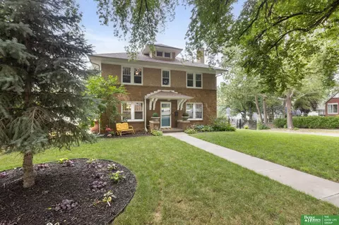 302 S 49th Ave, Omaha, NE 68132