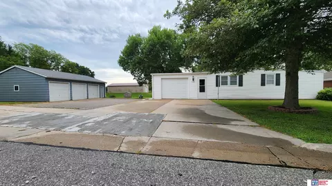 525 E 1st St, Hickman, NE 68372