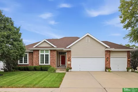 7111 S 167th Cir, Omaha, NE 68136