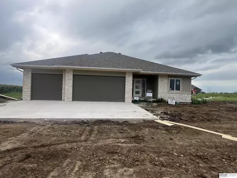 810 N 22nd St, Ashland, NE 68003