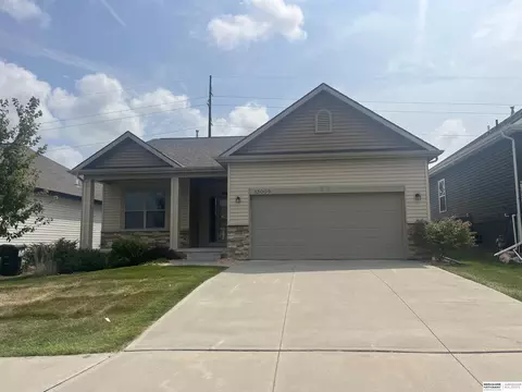 13009 S 49th St, Papillion, NE 68133