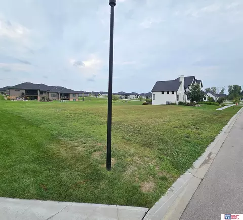 1222 S 95th St, Lincoln, NE 68520
