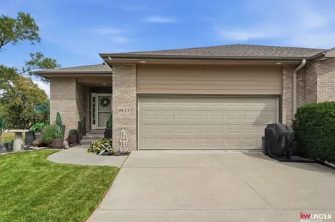 2932 Park Place Ct, Lincoln, NE 68506