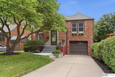 5123 Lake St, Omaha, NE 68104