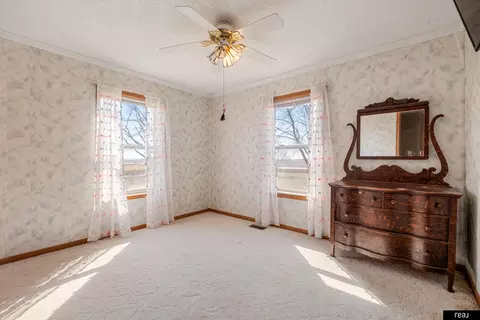 Bedroom - 26110 W Maple Rd, Waterloo, NE 68069 photo 3 of 4
