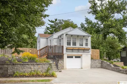 1111 S 64th Ave, Omaha, NE 68106