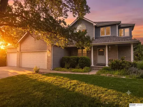 9100 Merryvale Dr, Lincoln, NE 68526