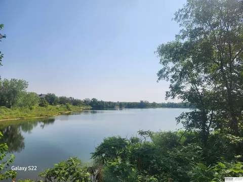 6008 Sun Lake Dr, Plattsmouth, NE 68048
