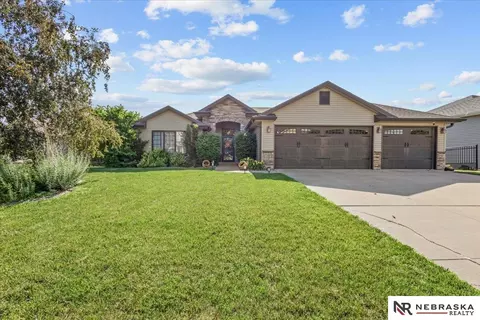 7530 Sonatta Ct, Lincoln, NE 68516