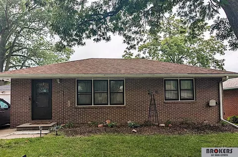 1927 N 57 St, Lincoln, NE 68505