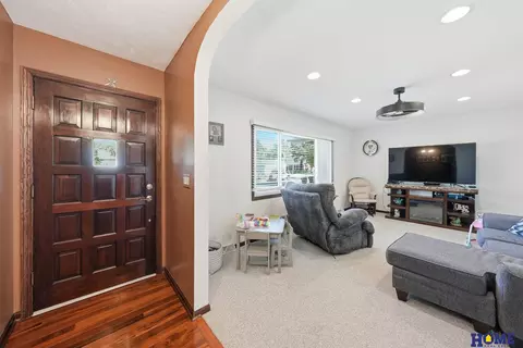 Entry Way - 1101 Carlyle St, Beatrice, NE 68310 photo 1 of 3