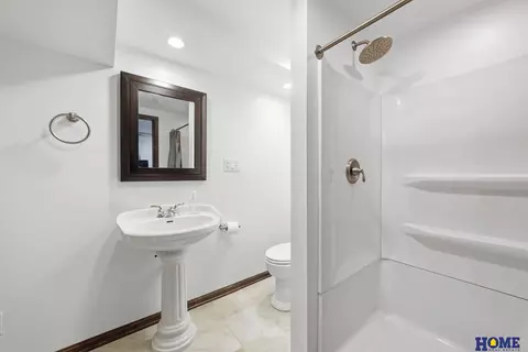 Bath - 1101 Carlyle St, Beatrice, NE 68310 photo 3 of 3