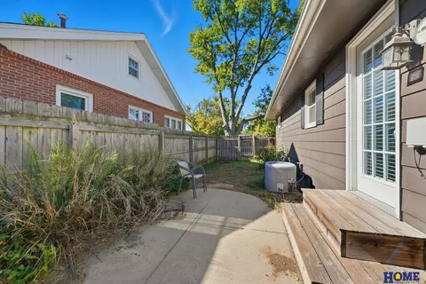 Exterior - 1101 Carlyle St, Beatrice, NE 68310 photo 1 of 4