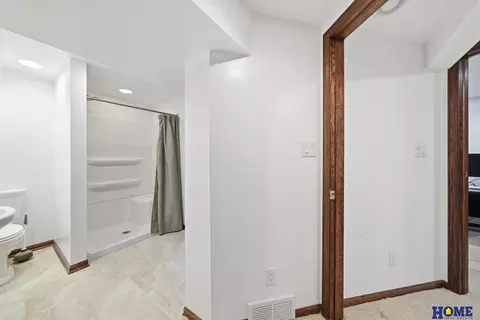 Entry Way - 1101 Carlyle St, Beatrice, NE 68310 photo 2 of 3