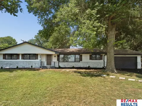 6818 N 51 St, Omaha, NE 68152