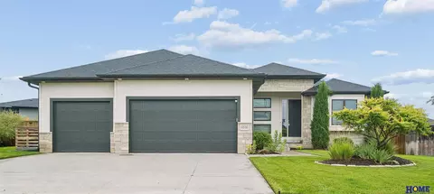 6516 Julia Cir, Lincoln, NE 68516