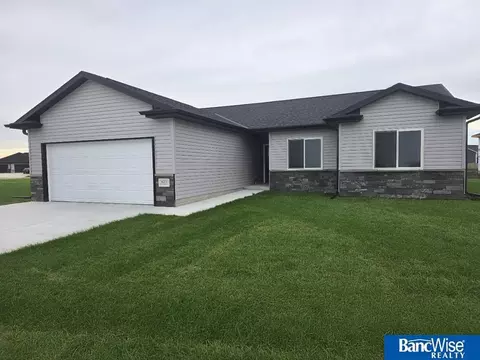 621 S Front St, Hallam, NE 68368
