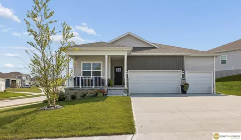 17511 Virginia St, Omaha, NE 68136