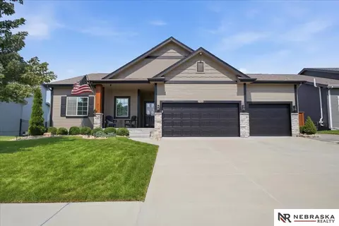 17614 Musket St, Omaha, NE 68136