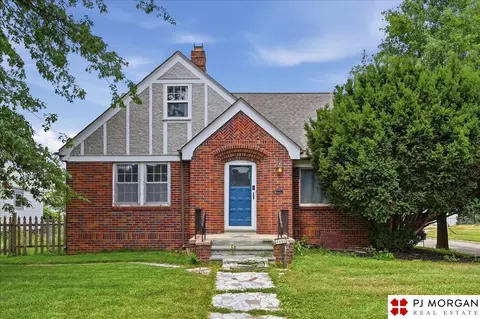 4402 Pierce St, Omaha, NE 68105