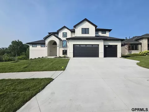 4525 S 202 St, Omaha, NE 68135