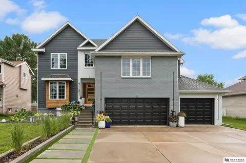 9131 Merryvale Dr, Lincoln, NE 68526