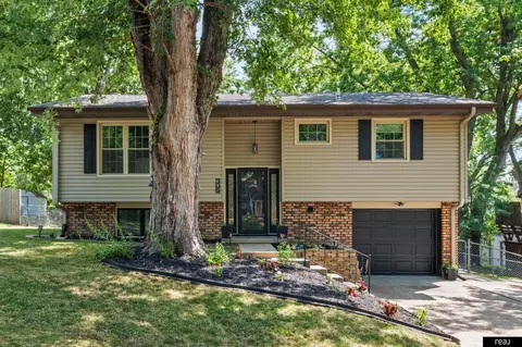 305 Ridgeway Dr, Glenwood, IA 51534