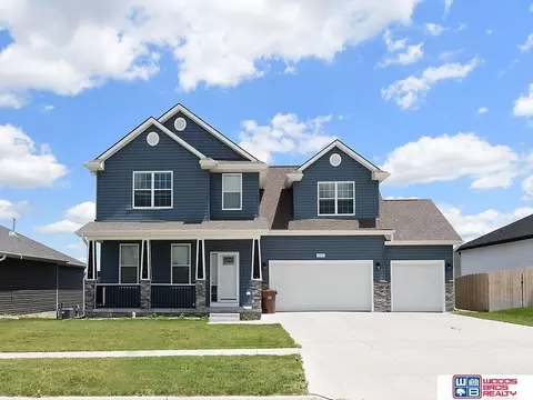 7332 N 9th St, Lincoln, NE 68521