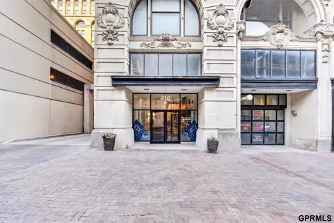 210 S 16 St #921, Omaha, NE 68102