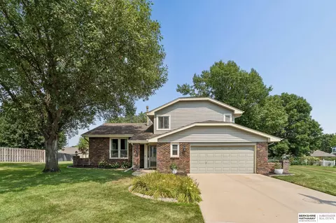 1235 S 169th St, Omaha, NE 68130