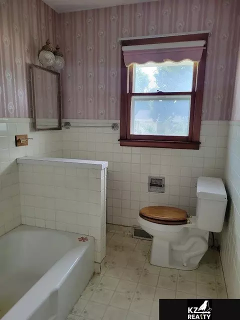 Bath - 319 S 23rd St, Beatrice, NE 68310 photo 1 of 3