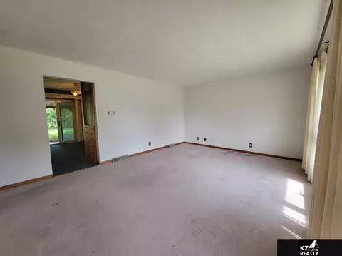 Living - 319 S 23rd St, Beatrice, NE 68310 photo 1 of 2