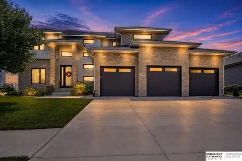 21519 Grover St, Elkhorn, NE 68022