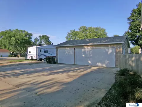 Exterior - 1520 Ashland Ave, Beatrice, NE 68310 photo 3 of 10