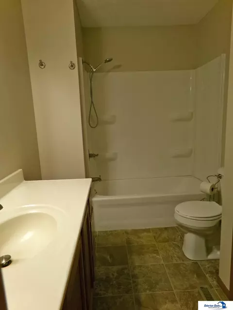 Bath - 1520 Ashland Ave, Beatrice, NE 68310 photo 1 of 7