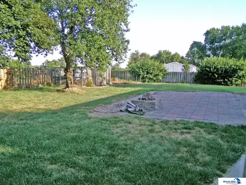 Exterior - 1520 Ashland Ave, Beatrice, NE 68310 photo 9 of 10